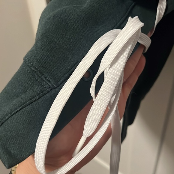 Adidas green laced crewneck size medium - Picture 4 of 10